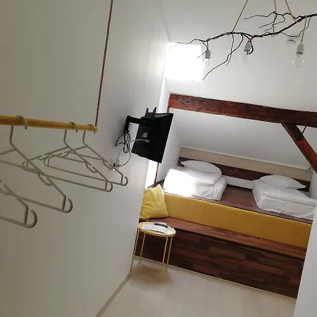 Hostel 6ato Art *