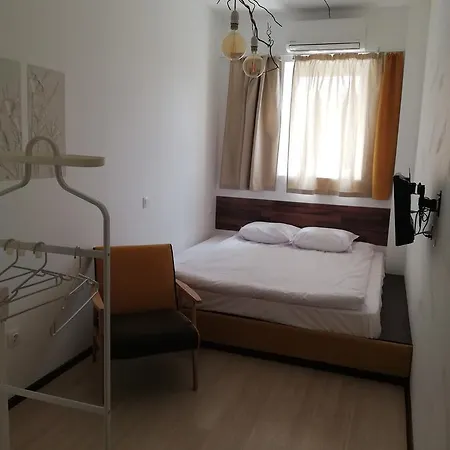 6ato Art Hostel